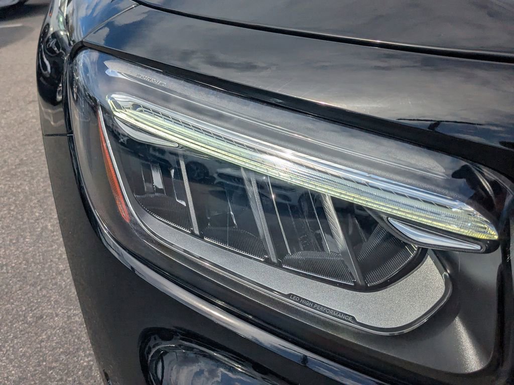 Used 2024 Mercedes-Benz GLB 250 4MATIC image 21