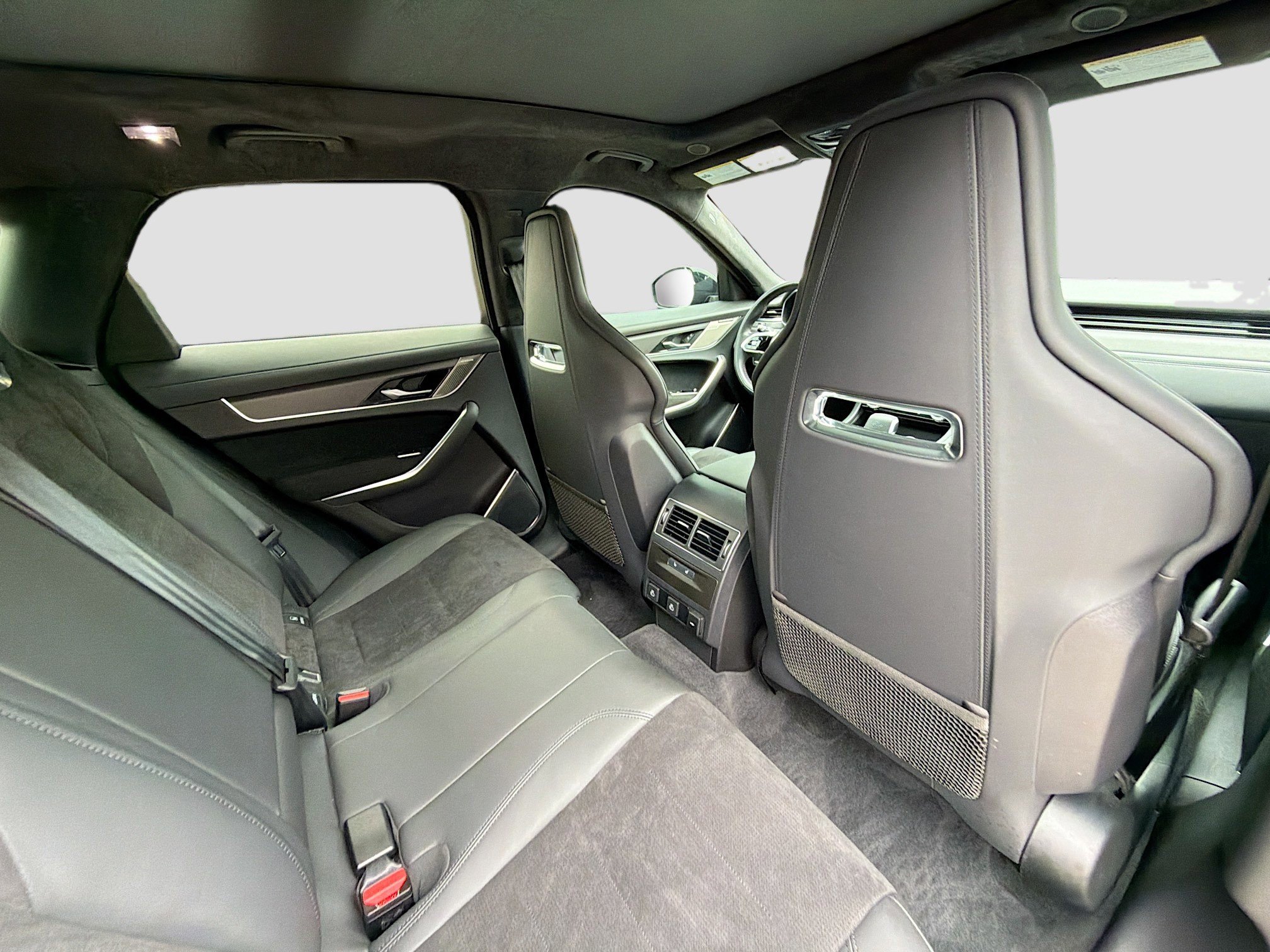 Used 2024 Jaguar F-PACE SVR AWD/4WD image 28