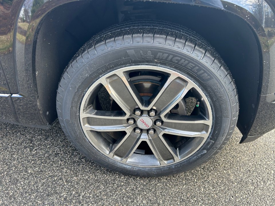 Used 2017 GMC Acadia Denali w/ LPO, Cargo Package image 25