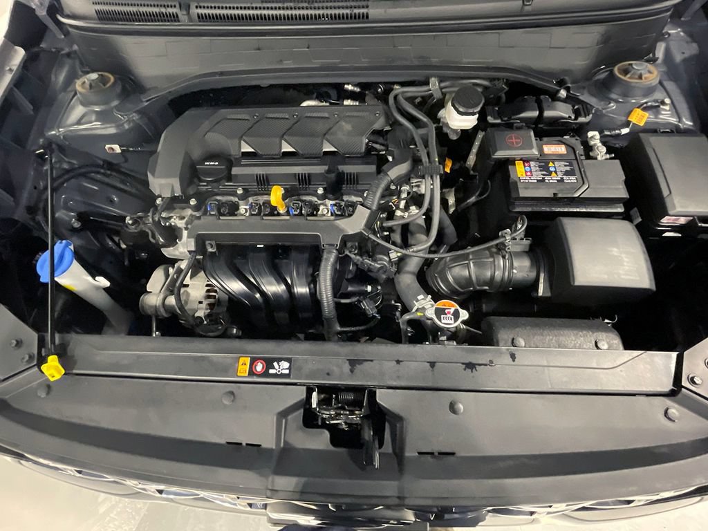 Used 2023 Hyundai Venue SEL w/ Cargo Package FWD image 31