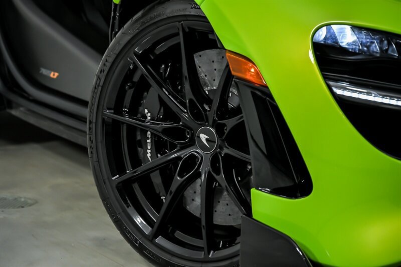 Used 2021 McLaren 765LT RWD image 4