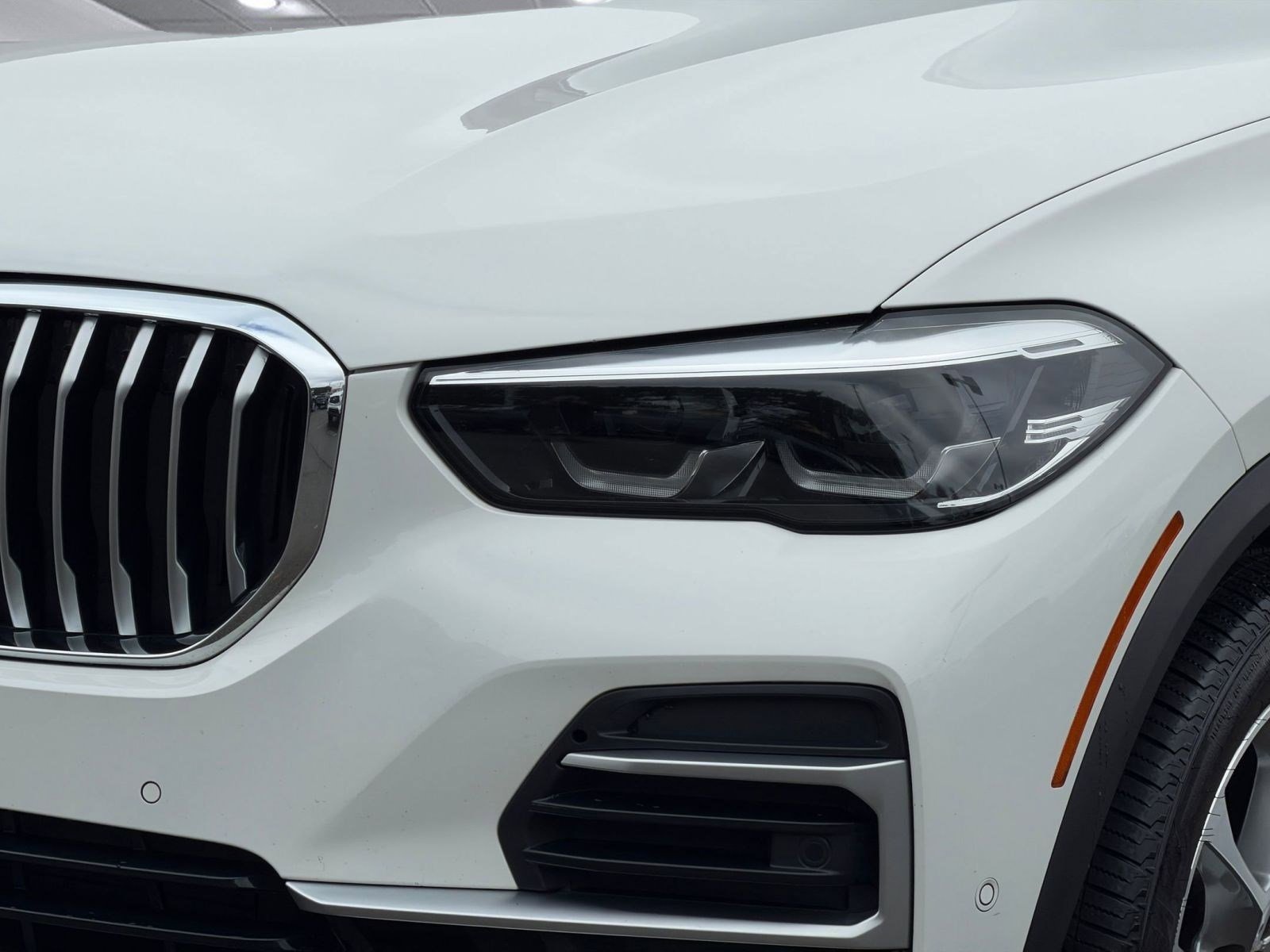 Used 2022 BMW X5 xDrive40i w/ Premium Package image 11