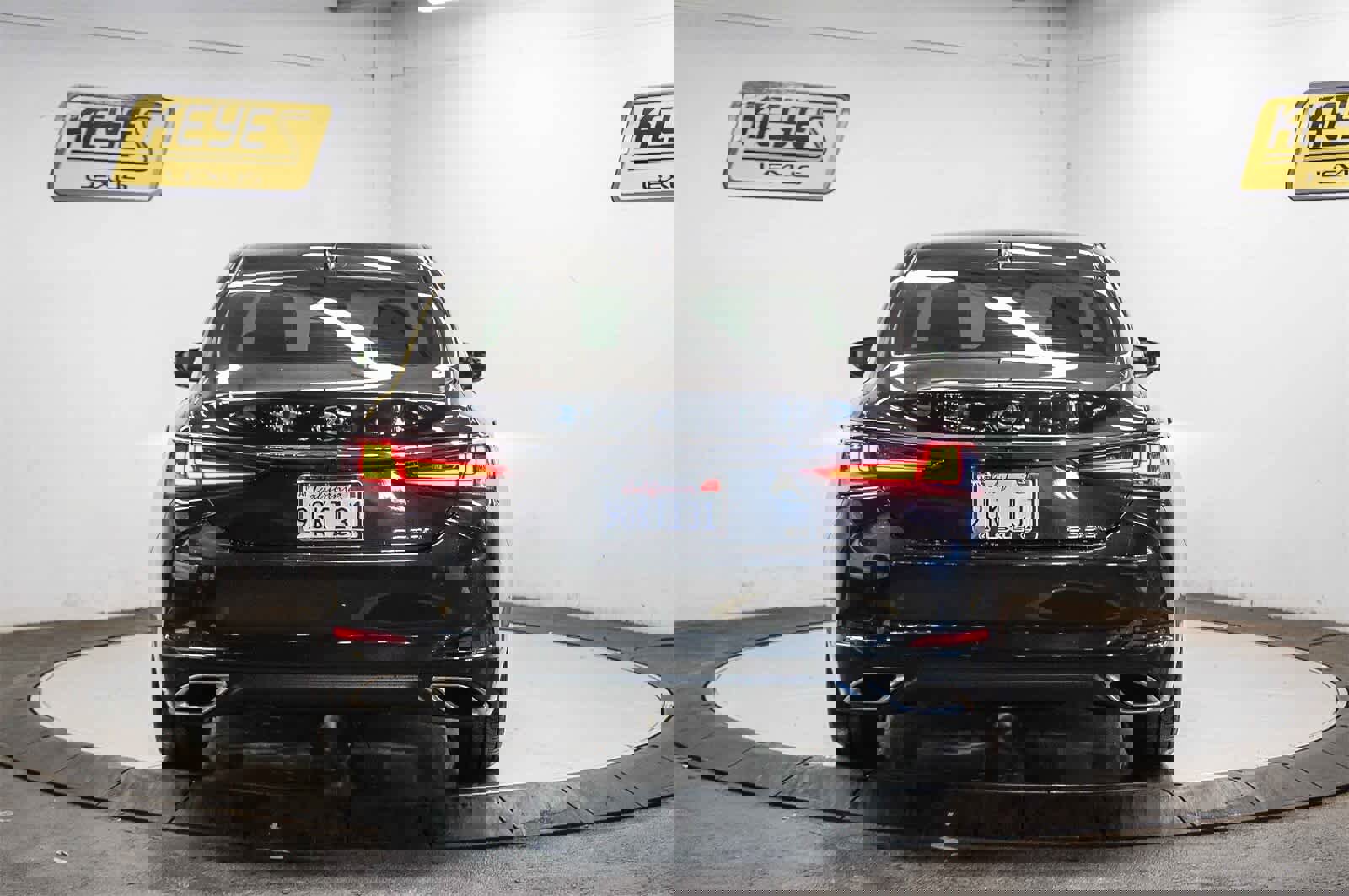 Used 2023 Lexus ES 350 w/ Premium Package image 3