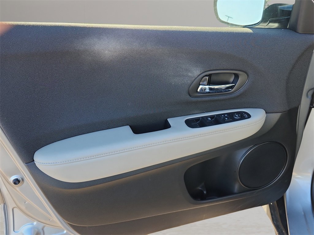 Used 2019 Honda HR-V LX image 14