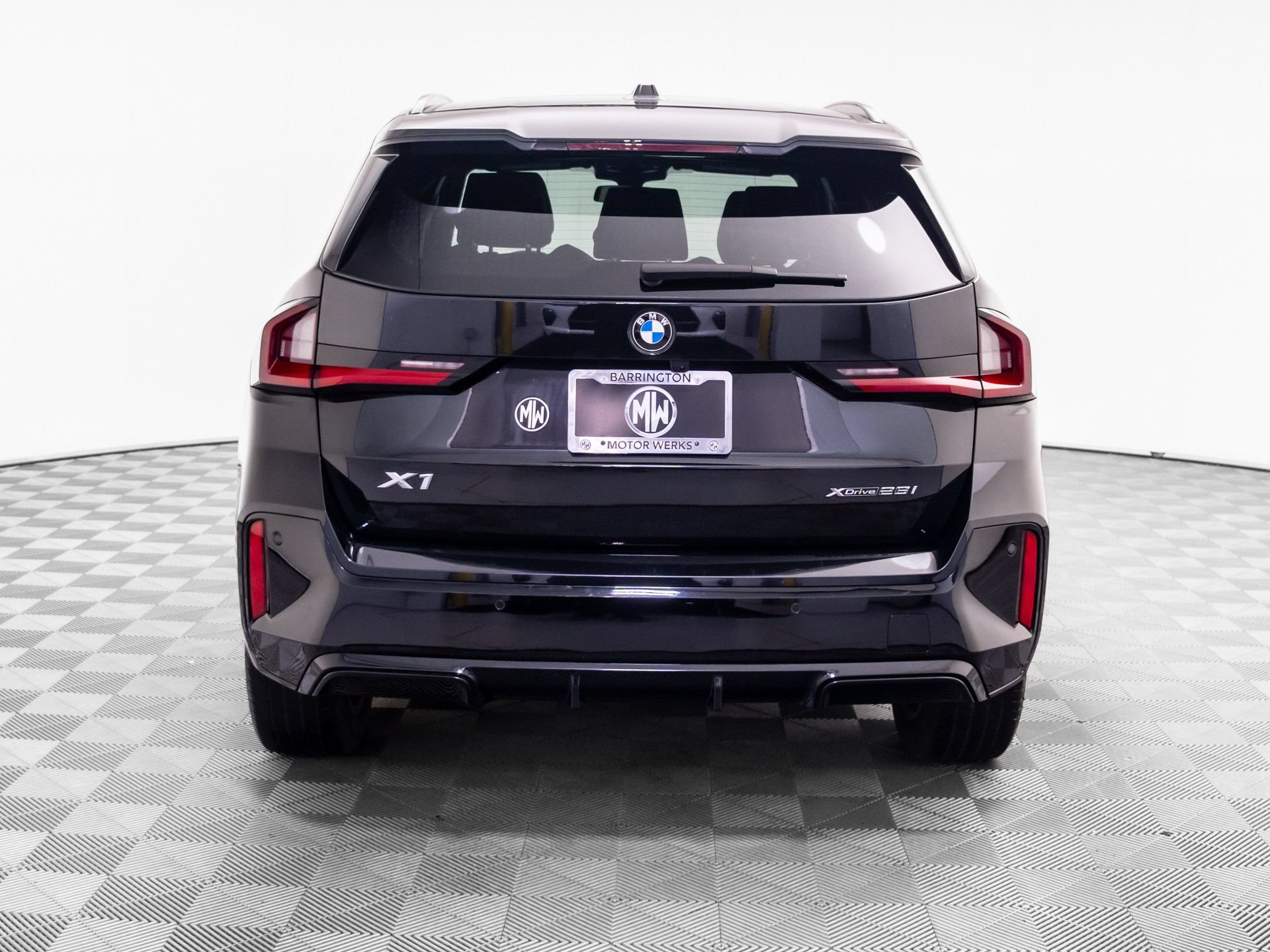 Used 2024 BMW X1 xDrive28i w/ M Sport Package AWD/4WD image 4