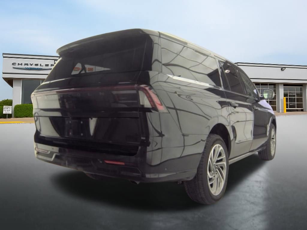 Used 2025 Lincoln Navigator L Reserve AWD/4WD image 5