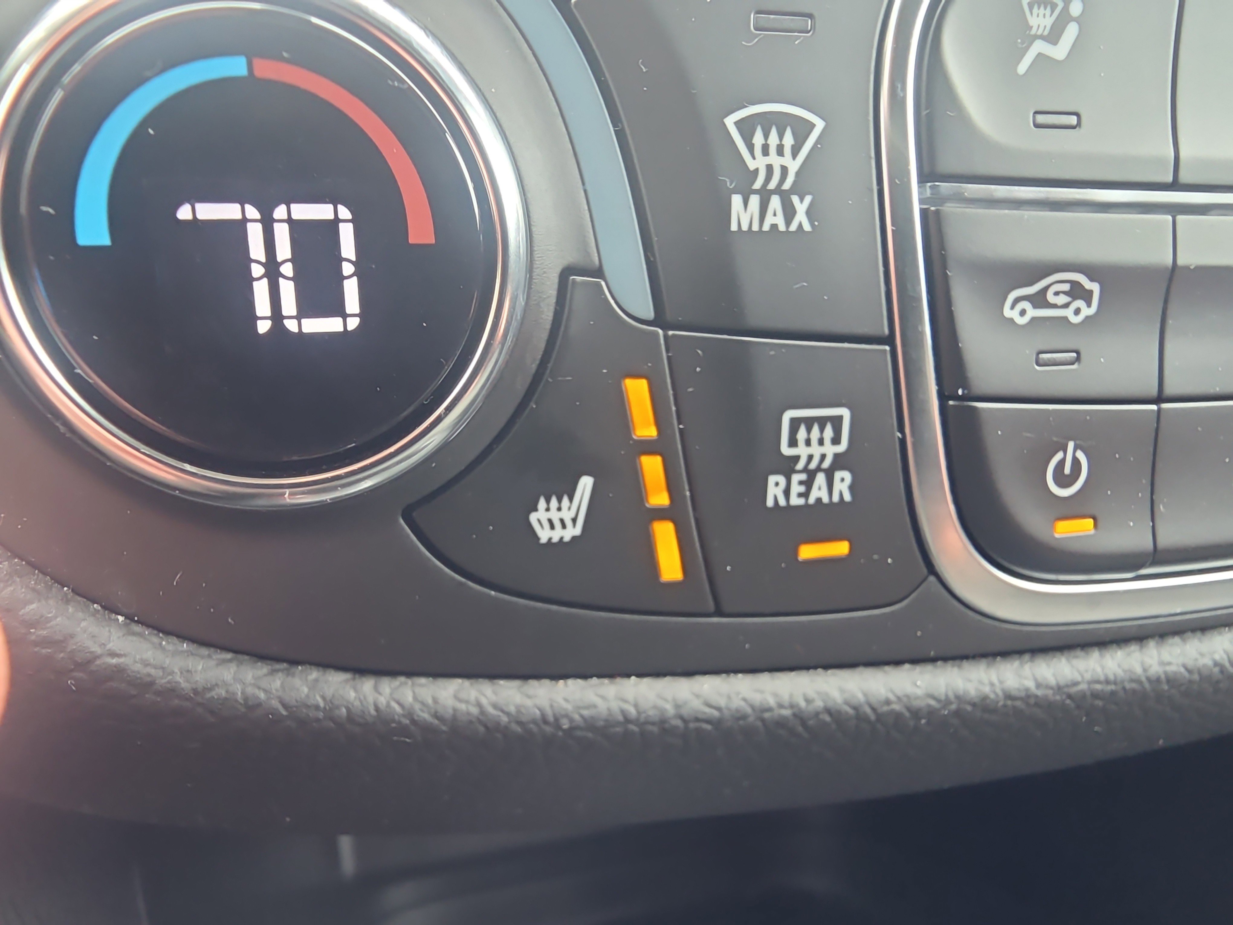 Used 2023 Chevrolet Equinox LT image 23