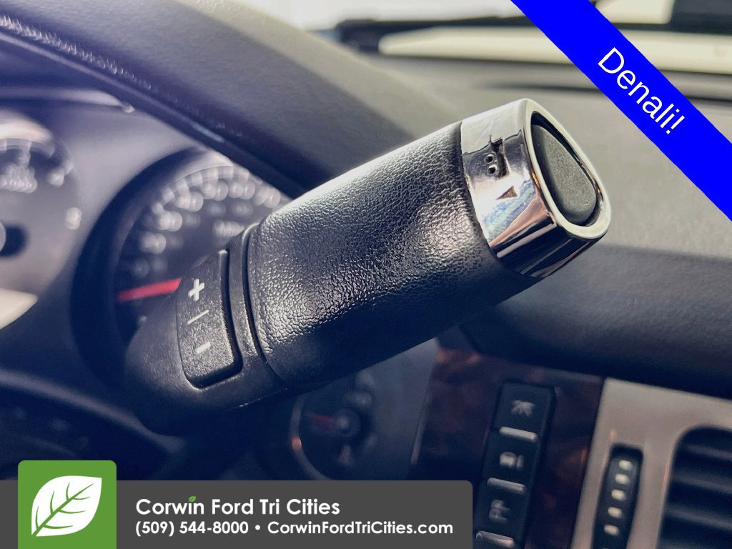 Used 2012 GMC Yukon Denali AWD/4WD image 9