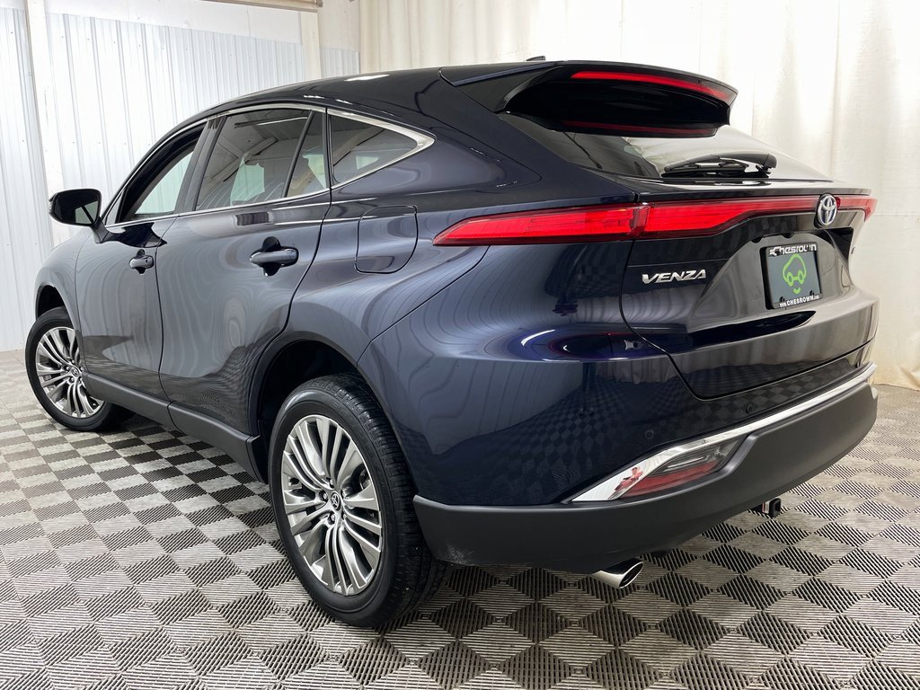 Used 2024 Toyota Venza Limited image 23
