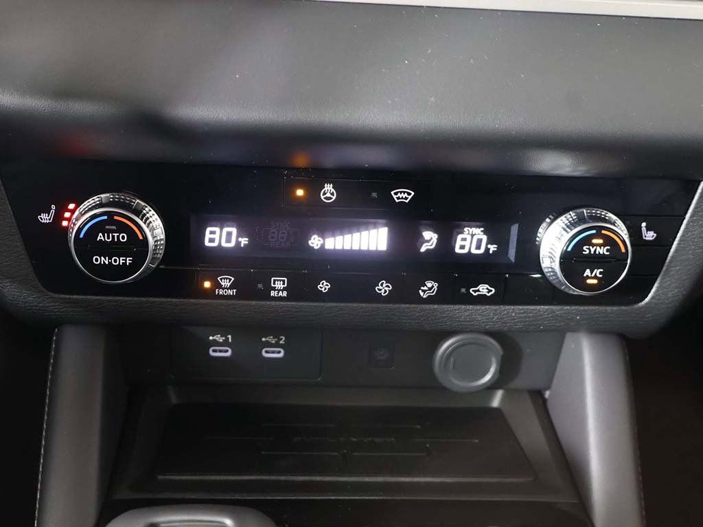 New 2026 Mitsubishi Outlander SE image 52