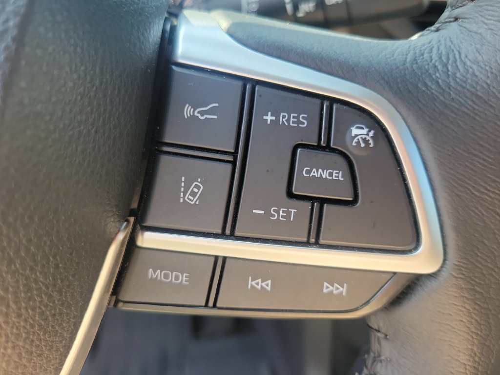 Used 2022 Toyota Sienna XLE FWD image 33