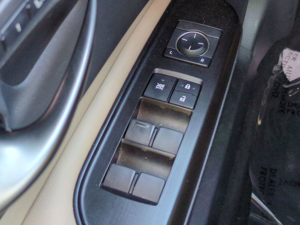 Used 2019 Lexus ES 350 Ultra Luxury image 25