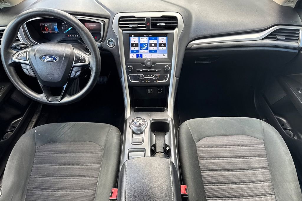 Used 2019 Ford Fusion SE FWD image 13