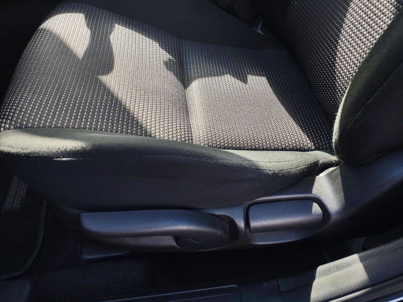 Used 2013 MAZDA MAZDA3 i Touring image 11