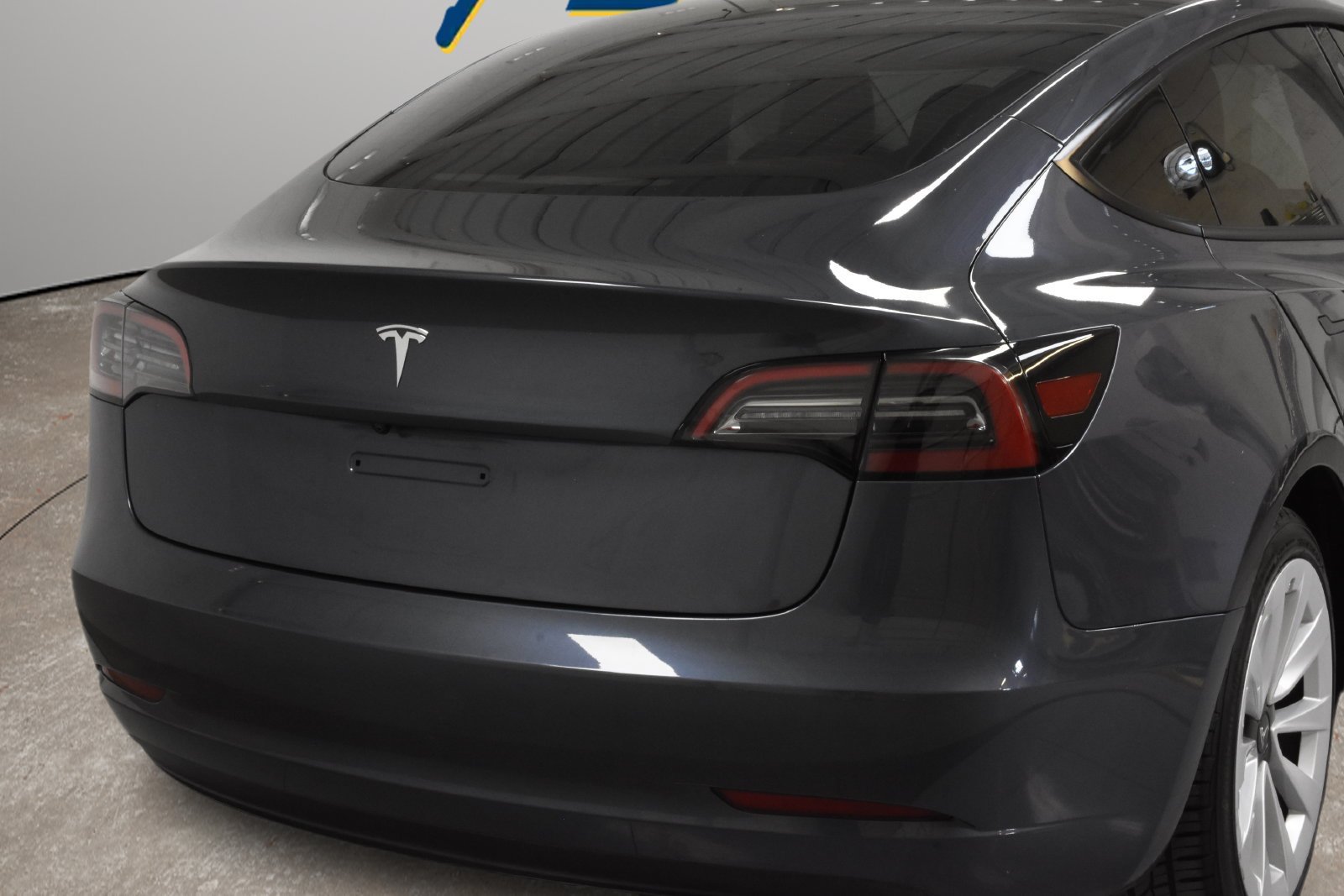 Used 2023 Tesla Model 3 Standard Range RWD image 3