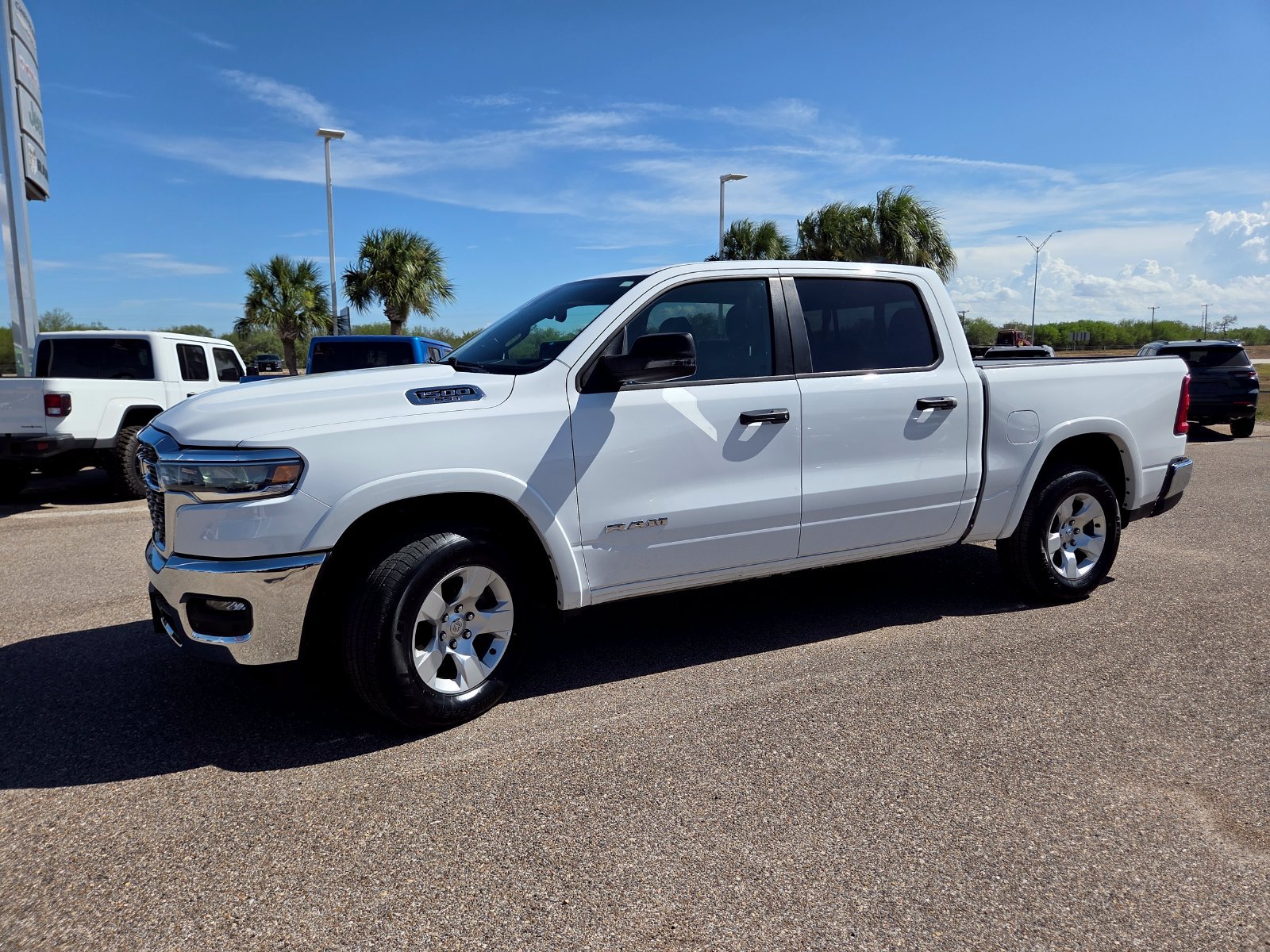 Used 2025 RAM 1500 Big Horn AWD/4WD image 3