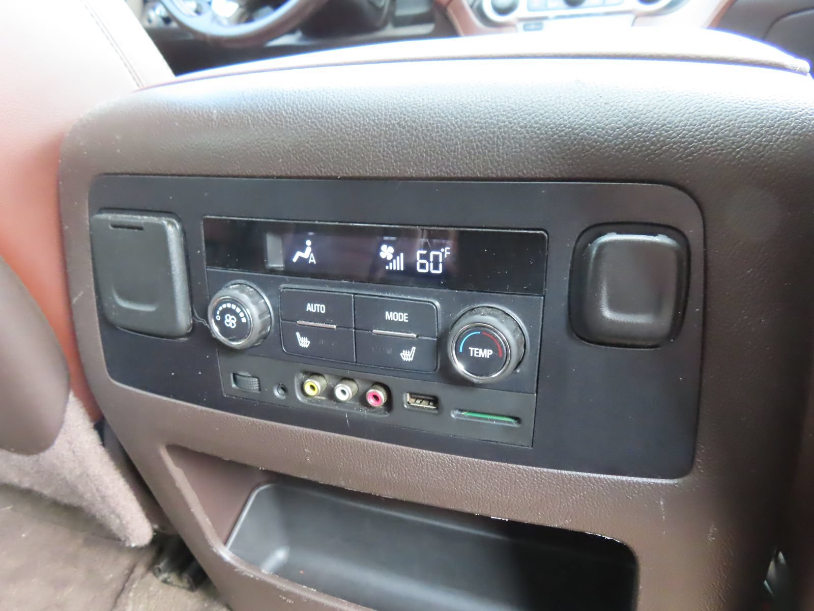 Used 2015 Chevrolet Tahoe LTZ AWD/4WD image 38