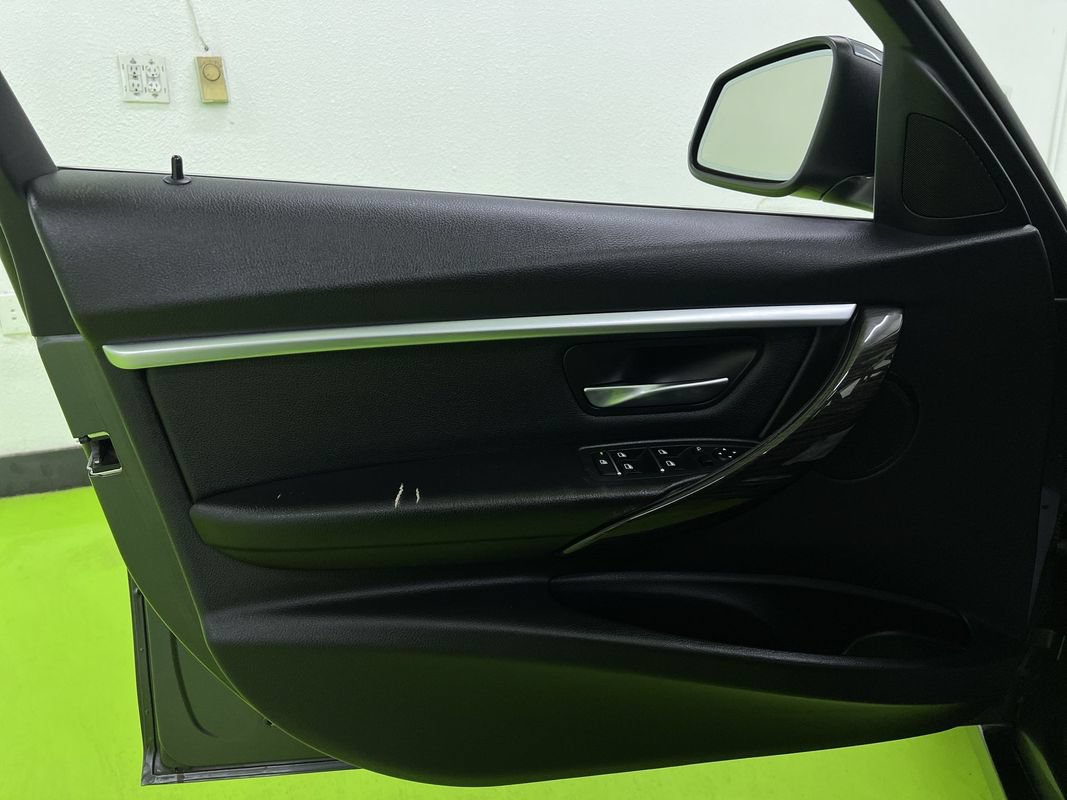 Used 2017 BMW 330e RWD image 16