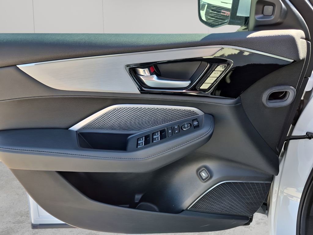 Used 2025 Acura MDX SH-AWD image 26