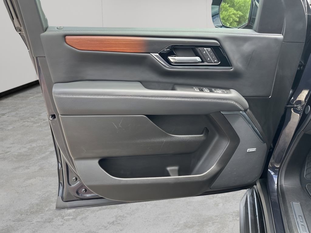 Certified 2025 GMC Yukon Denali AWD/4WD image 26