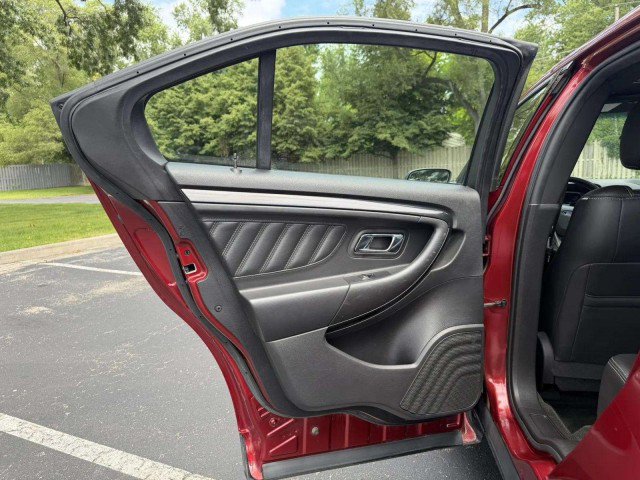 Used 2013 Ford Taurus SHO AWD/4WD image 22