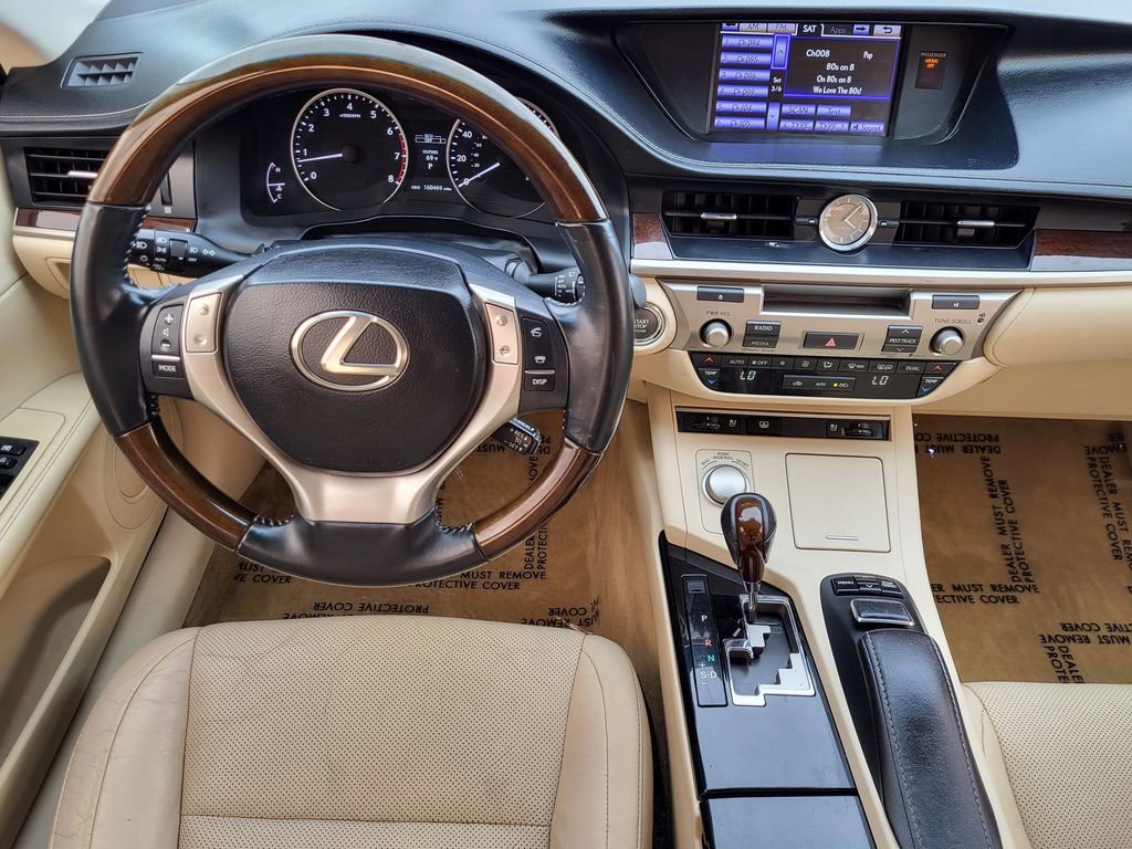 Used 2013 Lexus ES 350 w/ Luxury Pkg image 3