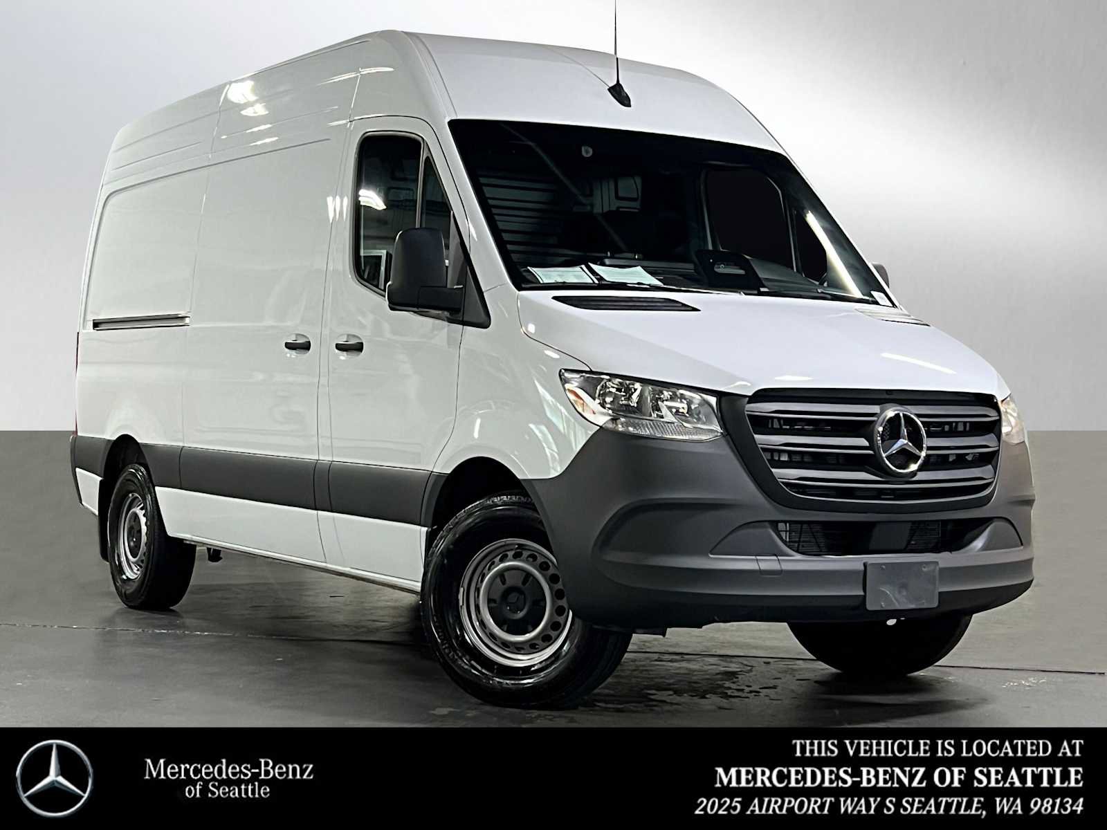 Used 2025 Mercedes-Benz Sprinter 2500 image 1