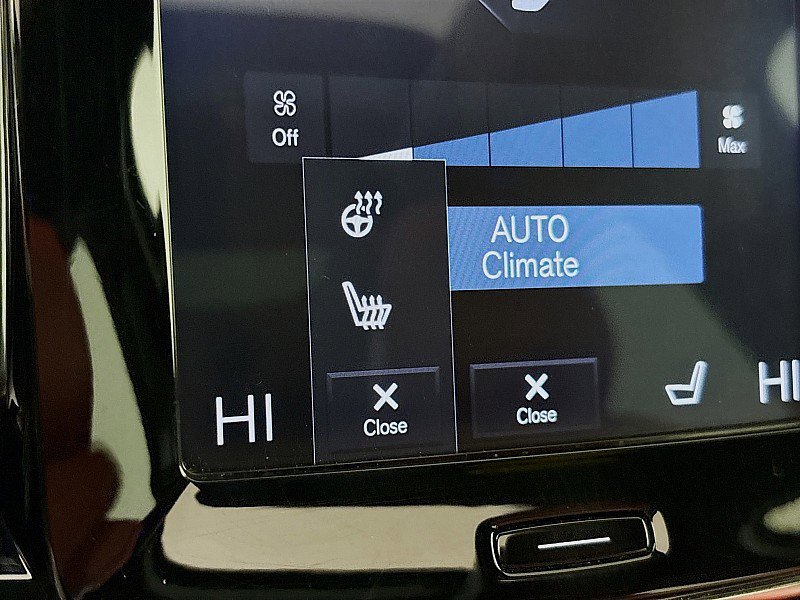 Used 2019 Volvo XC40 T5 Momentum image 22