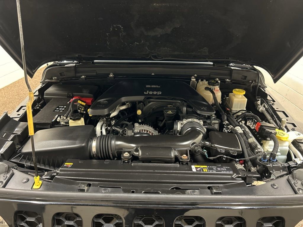 Used 2021 Jeep Gladiator Mojave AWD/4WD image 11