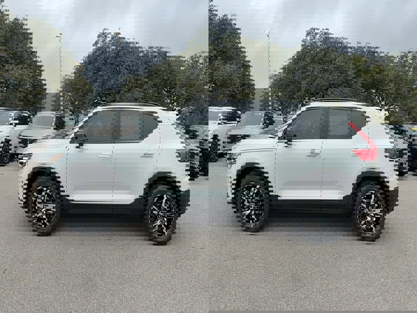 New 2026 Volvo XC40 B4 Core image 3