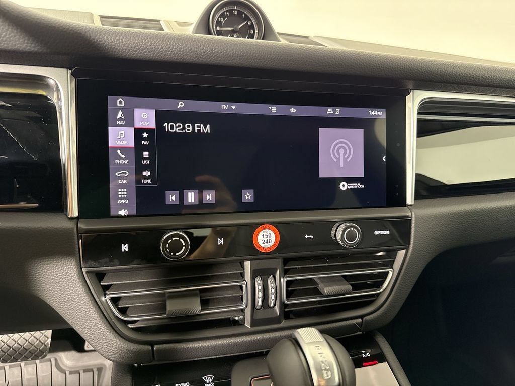 New 2026 Porsche Macan AWD/4WD image 28