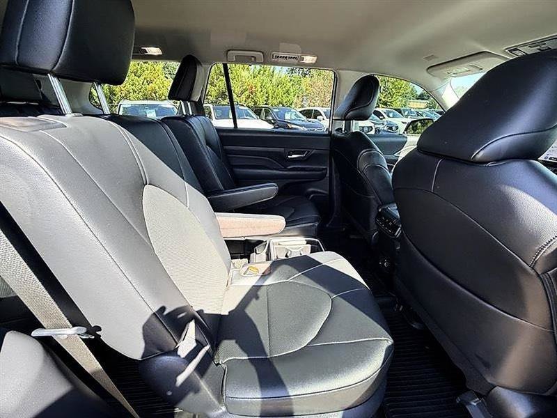 Used 2026 Toyota Grand Highlander FWD image 25