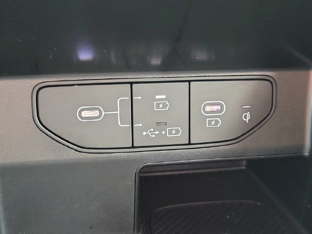 Used 2025 Kia Sorento S FWD image 27
