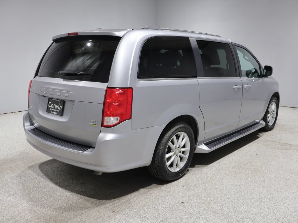 Used 2019 Dodge Grand Caravan SXT FWD image 2