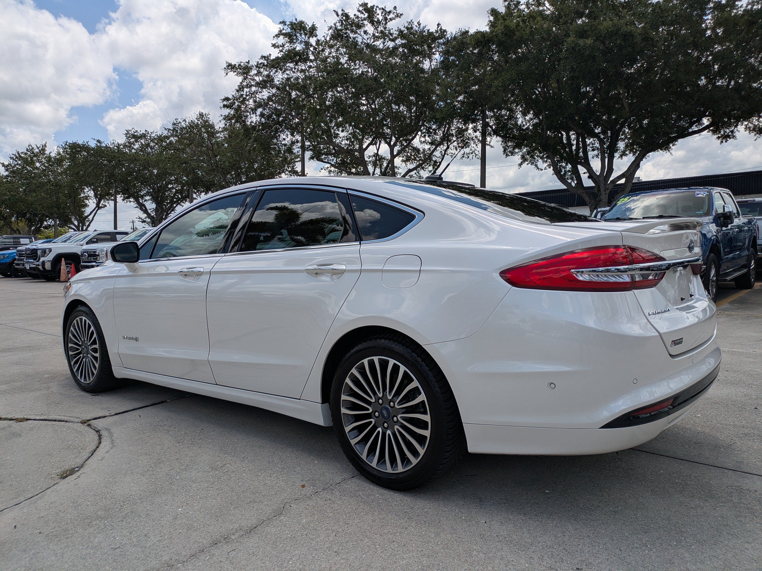 Used 2017 Ford Fusion Platinum FWD image 6