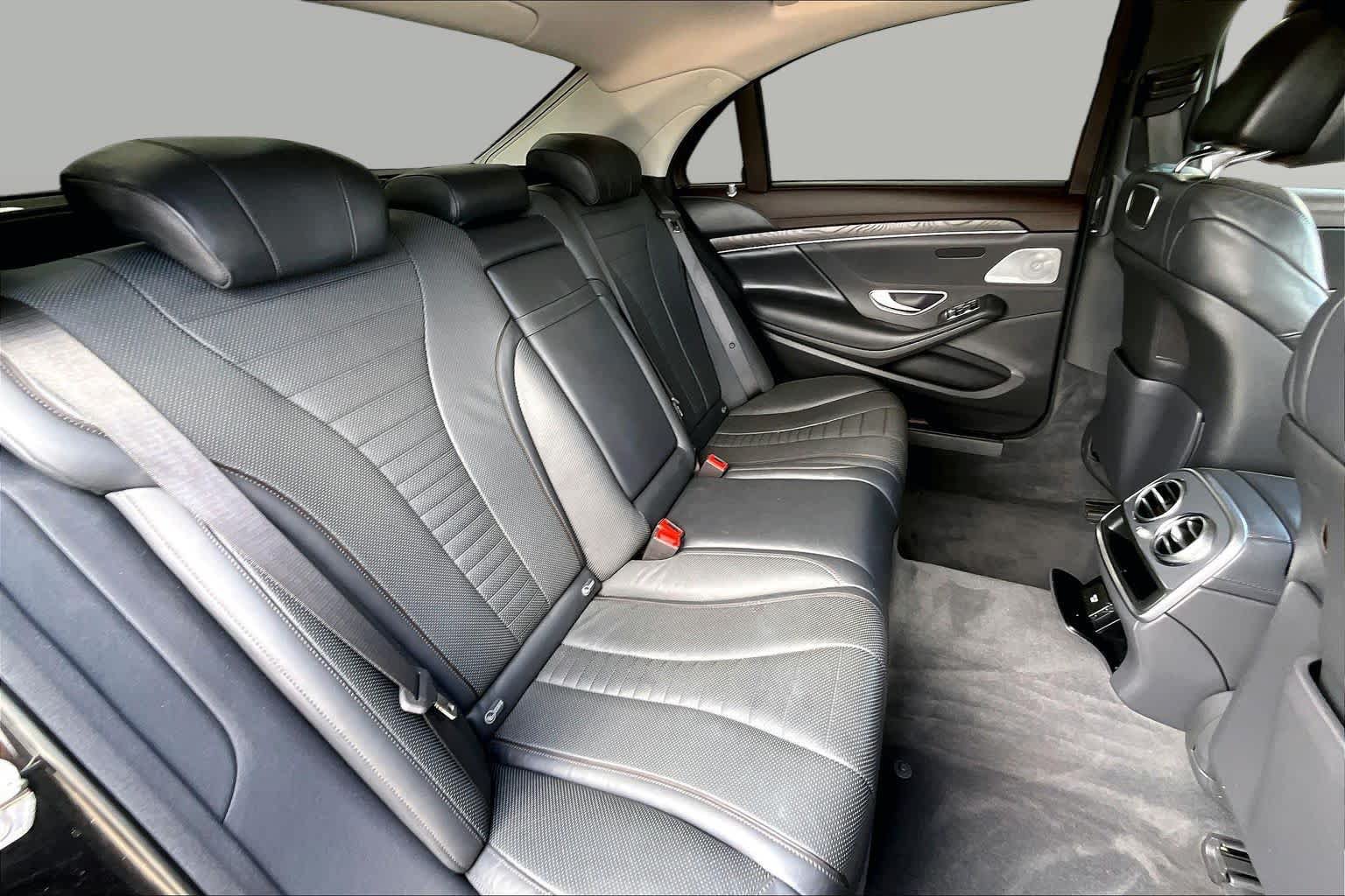 Used 2018 Mercedes-Benz S 560 Sedan image 19