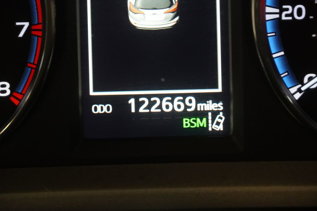 Used 2018 Toyota RAV4 Limited w/ All Weather Liner Package image 5