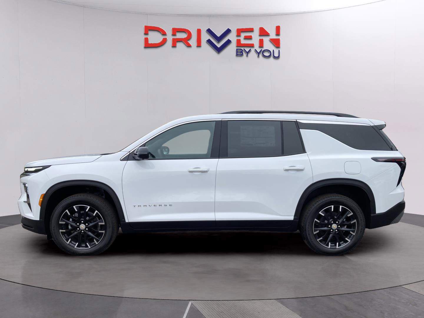 New 2026 Chevrolet Traverse LT w/ Sun and Wheel Package image 2