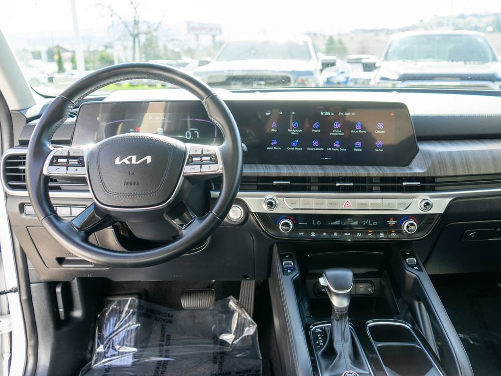 Certified 2023 Kia Telluride EX w/ EX Captain's Chair Package FWD image 16