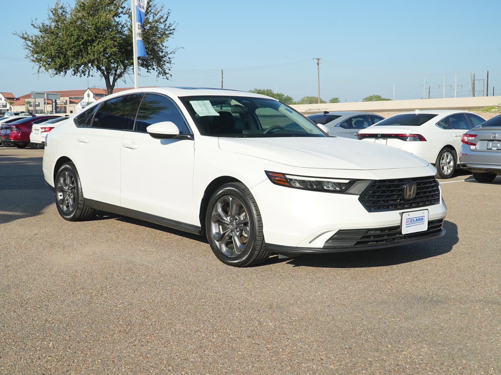 Used 2023 Honda Accord EX image 3