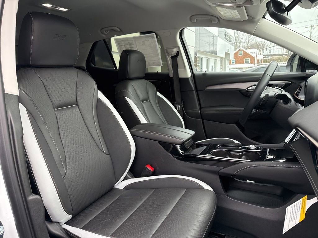 Used 2025 Buick Envision Sport Touring image 28