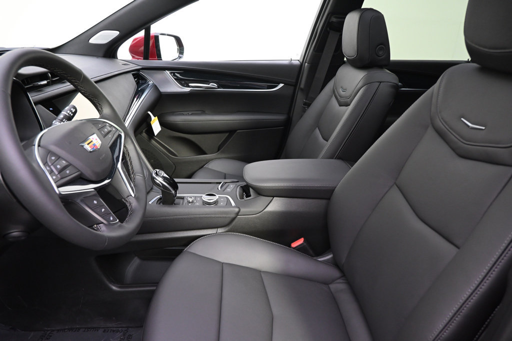 New 2026 Cadillac XT5 Premium Luxury w/ LPO, Floor Liner Package AWD/4WD image 13