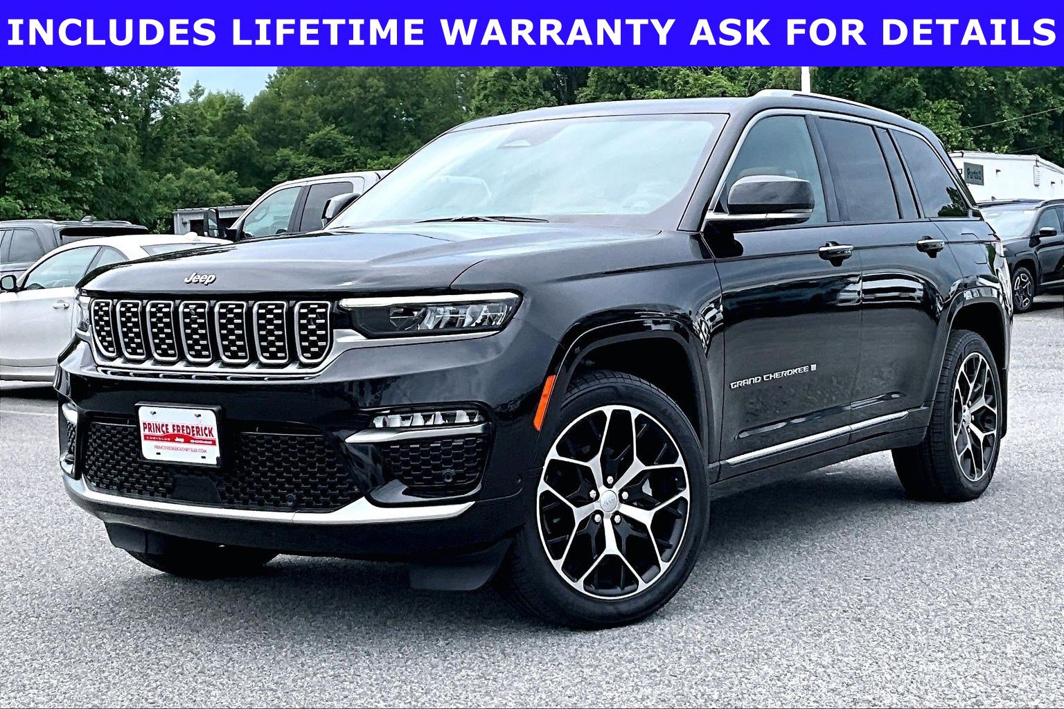 Used 2022 Jeep Grand Cherokee Summit AWD/4WD image 3