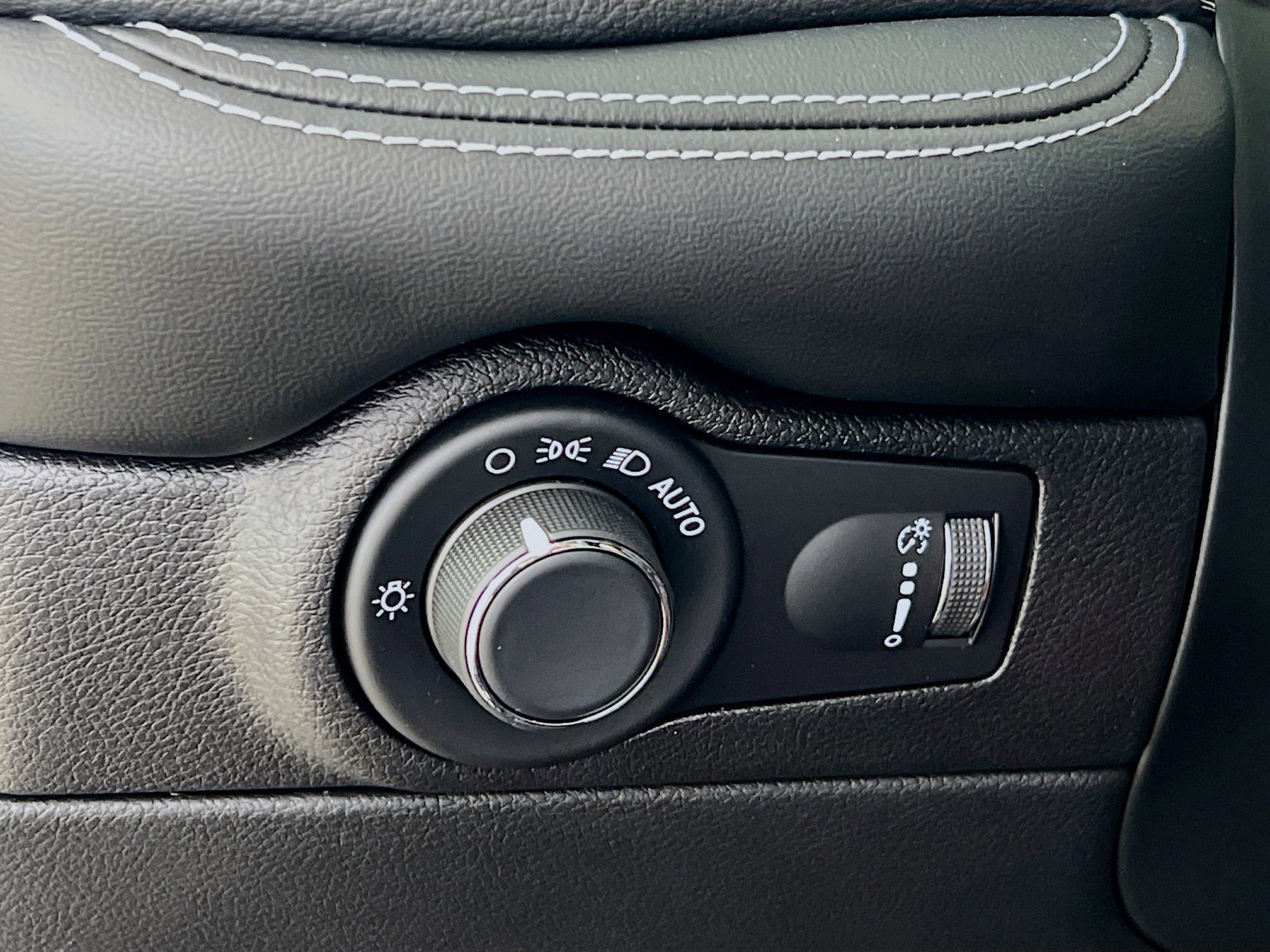 Used 2021 Dodge Durango SRT Hellcat w/ Technology Group image 10