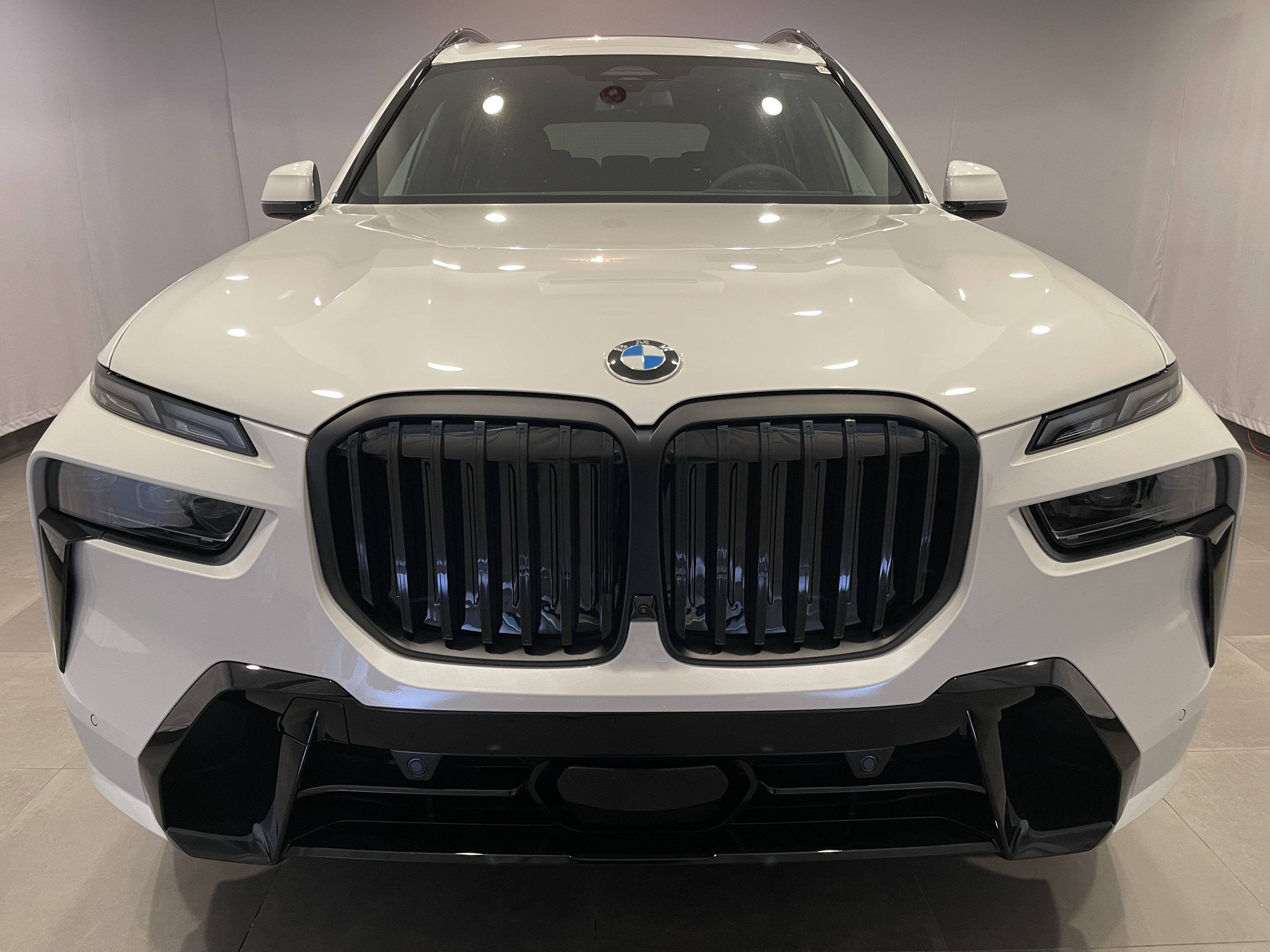 New 2027 BMW X7 xDrive40i w/ M Sport Package AWD/4WD image 2