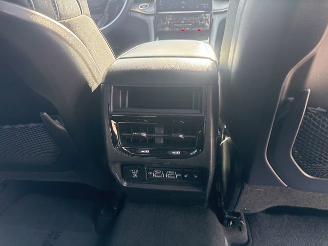 Certified 2024 Jeep Grand Cherokee Limited image 29