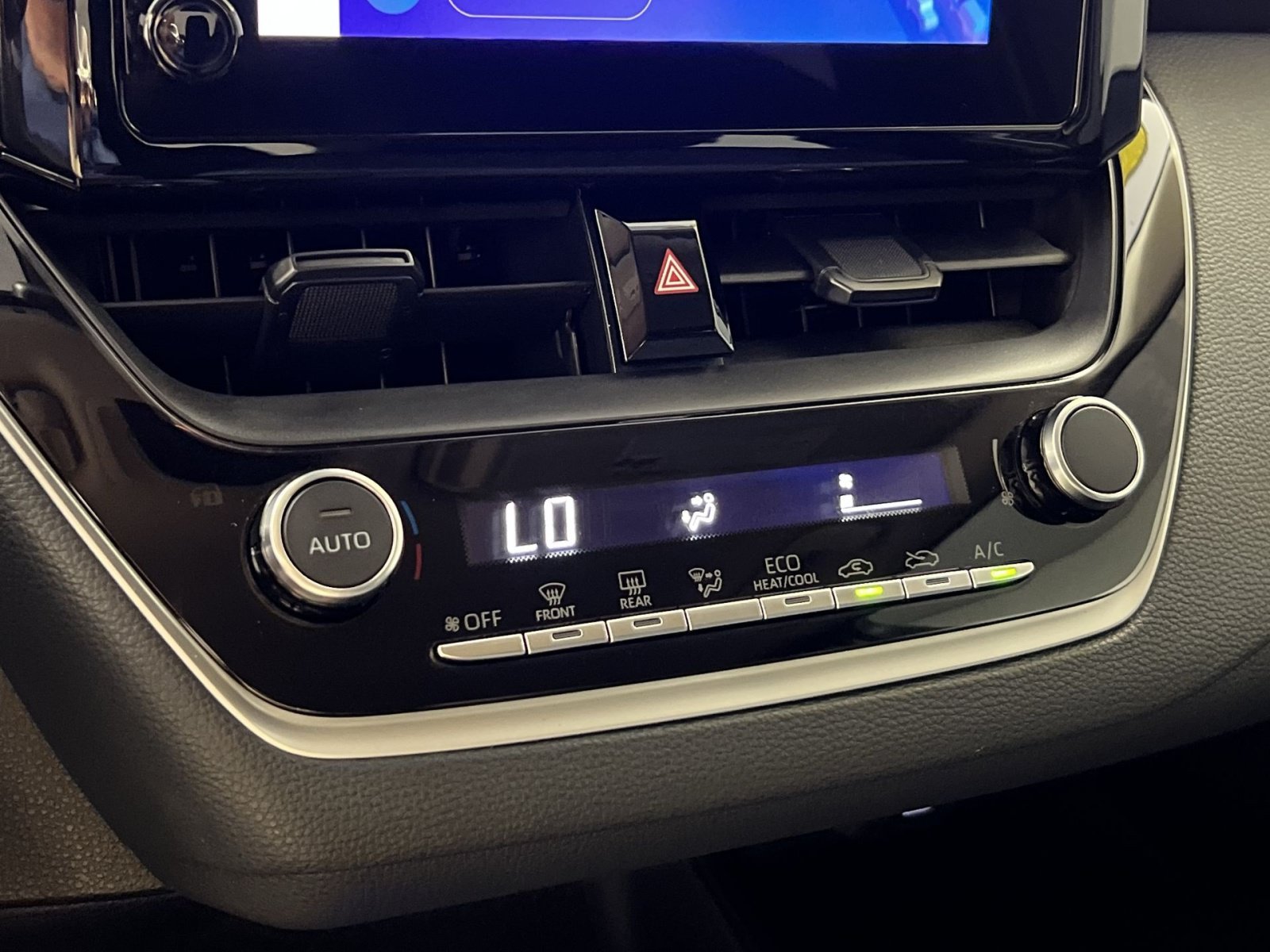 Used 2025 Toyota Corolla LE FWD image 21