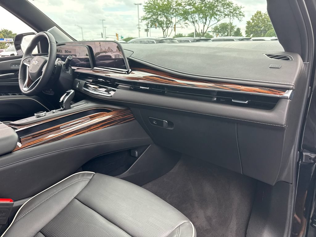 Certified 2024 Cadillac Escalade Premium Luxury w/ Performance Package AWD/4WD image 40