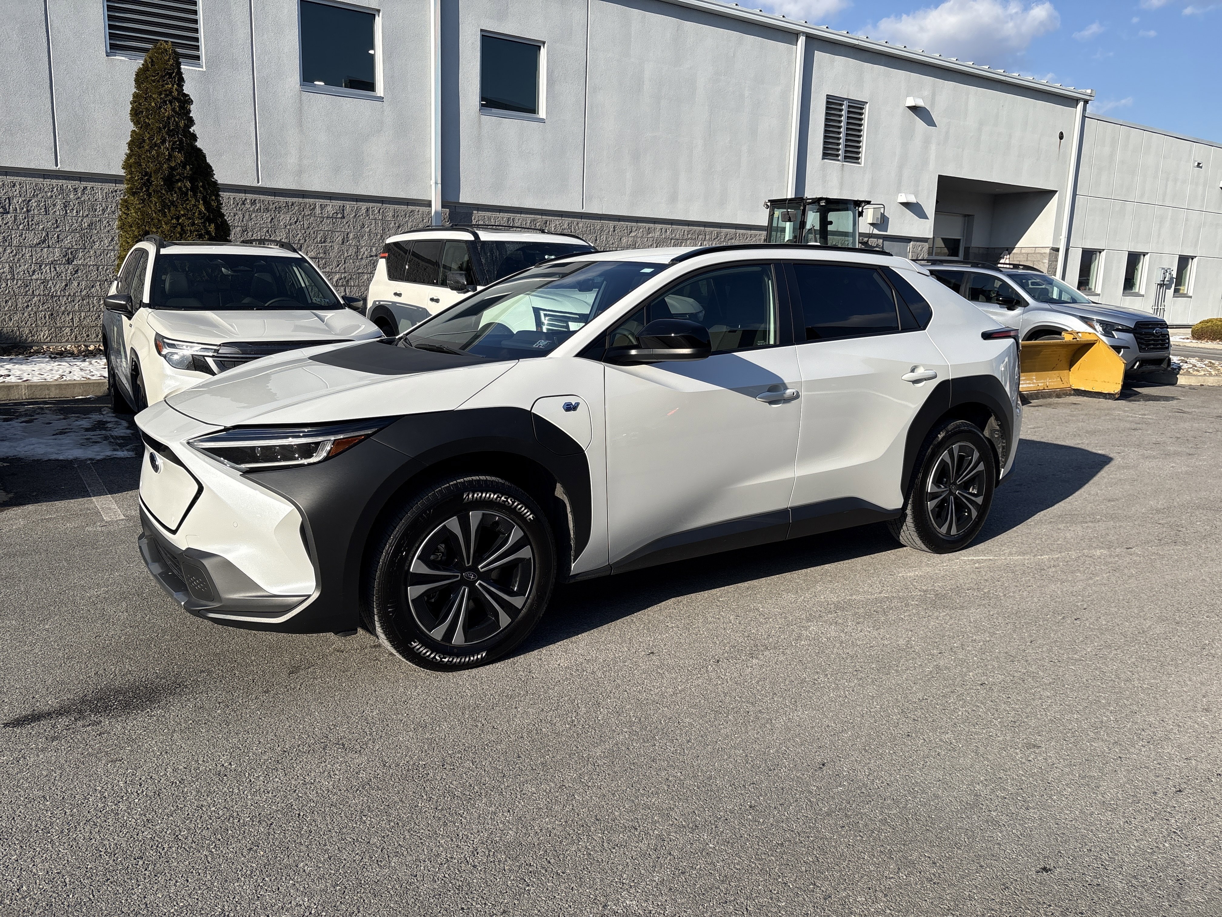 Used 2025 Subaru Solterra Premium w/ Premium Convenience Package image 3