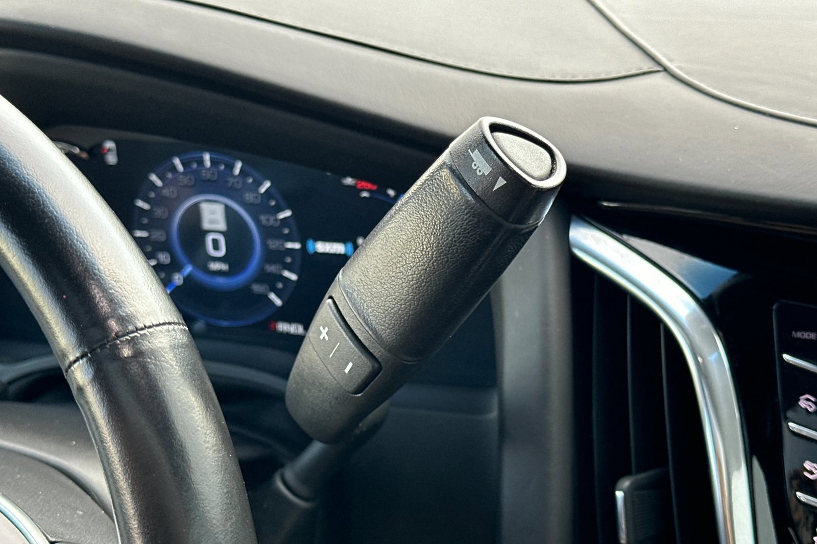 Used 2017 Cadillac Escalade Platinum image 23